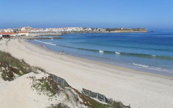 Seashore Peniche Bagian luar foto