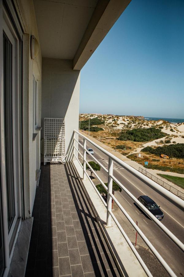 Seashore Peniche Bagian luar foto